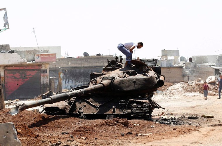 Tham thuong xe tang T-72 huyen thoai o Syria-Hinh-12